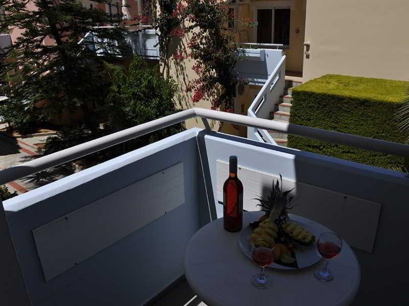 Mediterranea Apartments Като-Даратсо Экстерьер фото